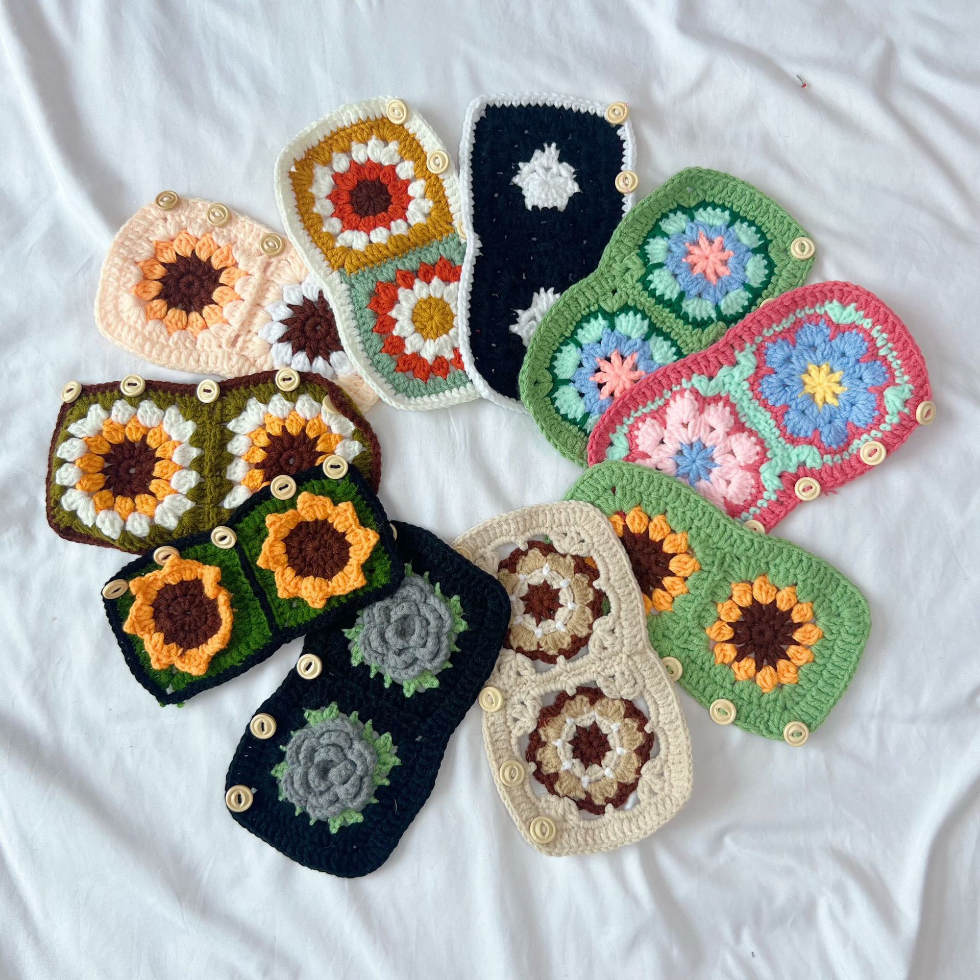 Car Seat Belt Shoulder Pads, Hand-Crocheted with Chrysanthemum and Sunflower Designs, Fashionable and Versatile Cross-Border Seat Belt Protectors