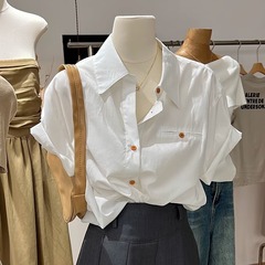デザイン韓国風シンプルな白の薄いシャツ女性のための 2025 夏の新しいカジュアルルーズシャツ半袖トップ