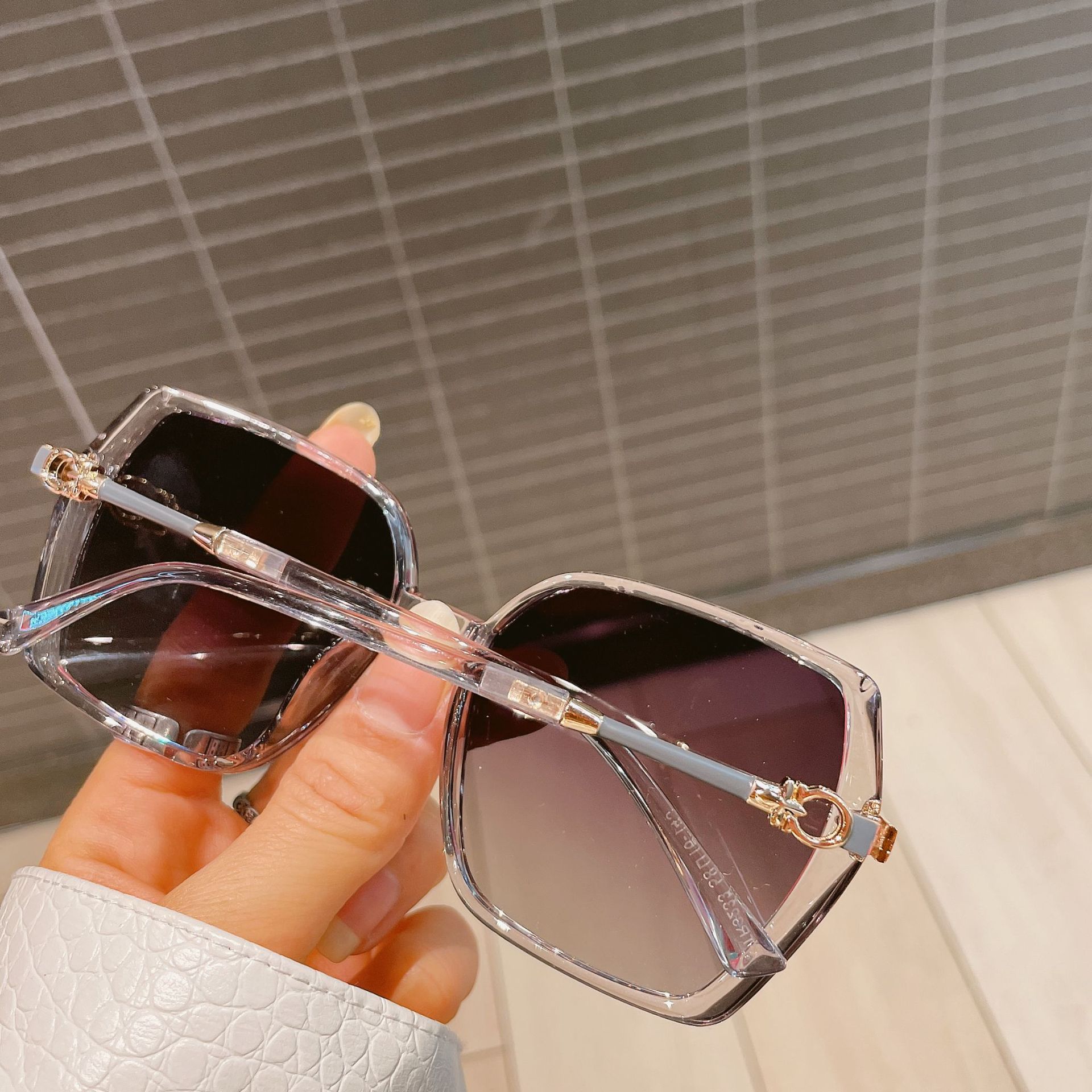 Simple Style Solid Color Resin Square Full Frame Women's Sunglasses display picture 30