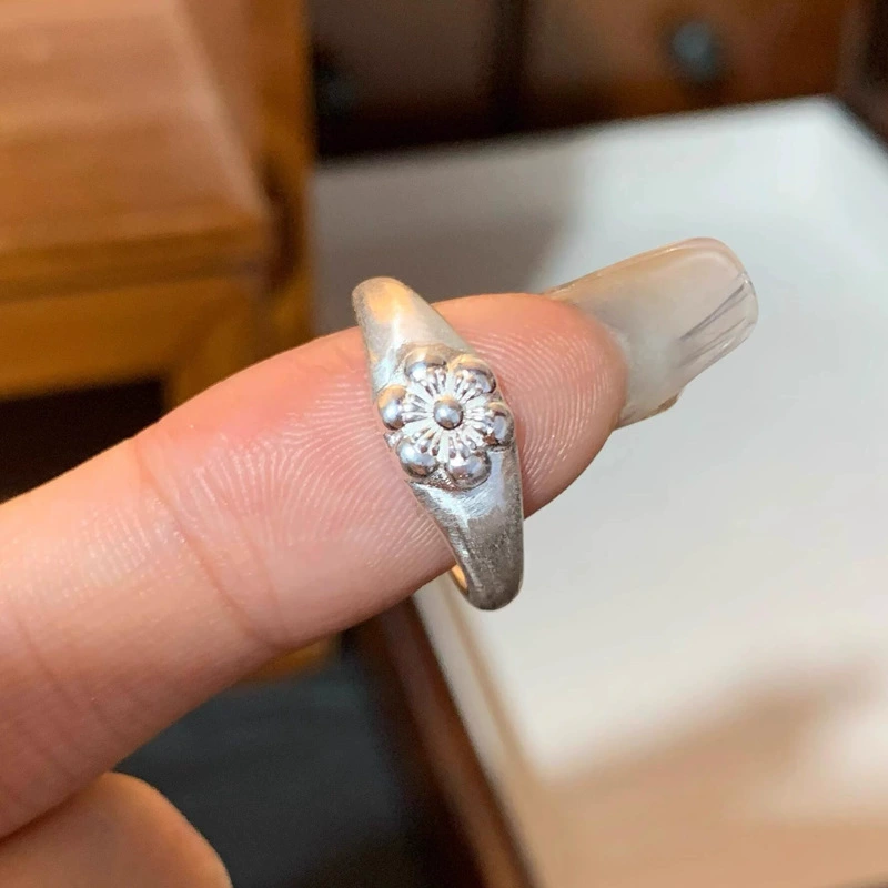 迈思卡 Glossy silver bracelet, cute fresh design ring, flowered, simple and elegant design, light luxury style, trend of season