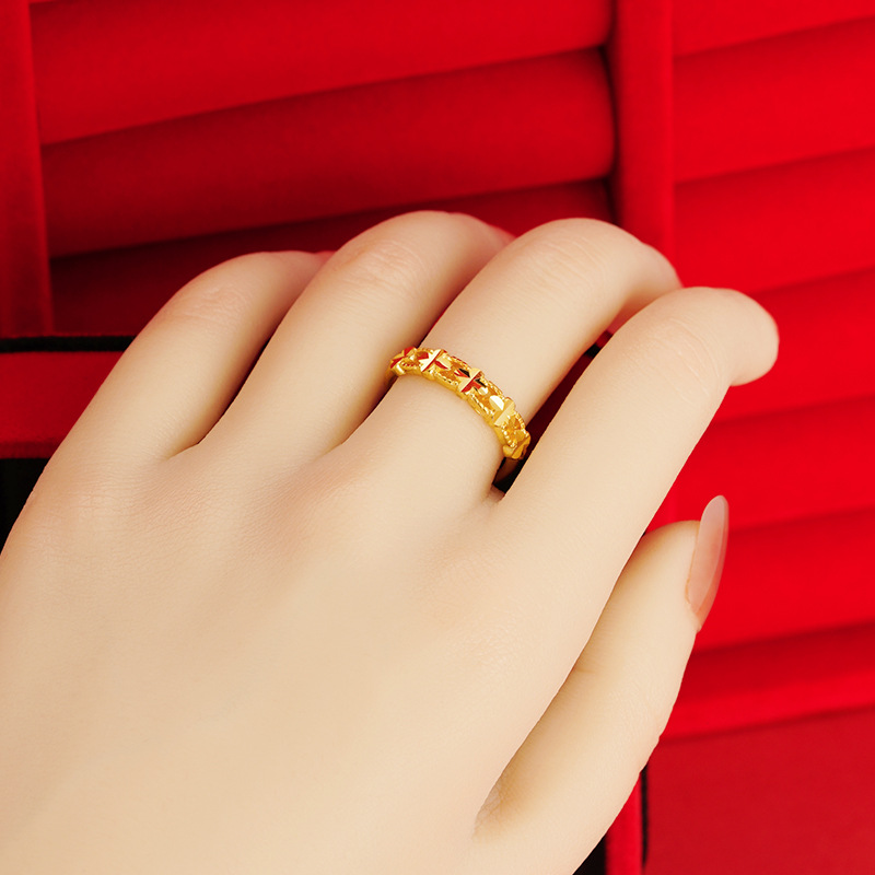 Anillo de oro arena no se desvanece durante mucho tiempo nicho diseño elegante simple moda anillo de las mujeres de acero de titanio de calidad de imitación de la joyería de oro