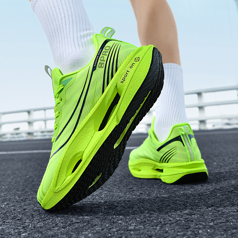 2025 nuevas zapatillas para correr de suela blanda transpirables y realmente explosivas para hombres y mujeres, todo fósforo, fricción, amortiguación de sonido, zapatillas antideslizantes