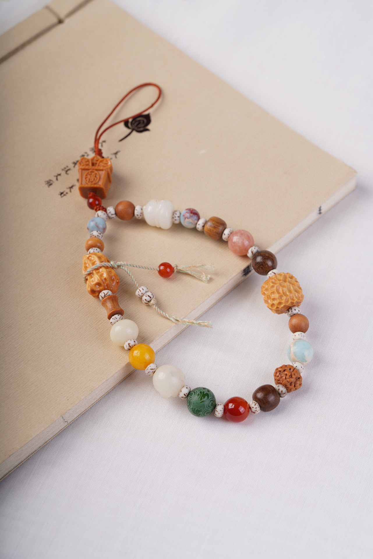 여러 개의 구슬에 서명