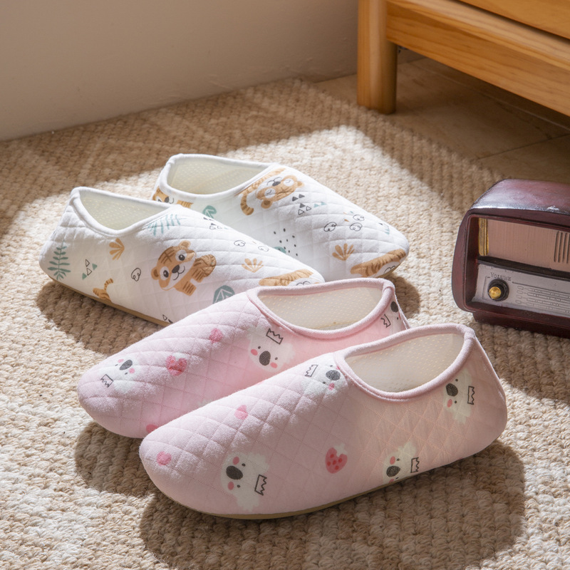 Postpartum Women's Summer Thin Slippers with Closed Heel, Soft Sole, Silent, Breathable, Sweat-Absorbing, and Comfortable for Home Use