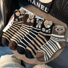 五双装咖色条纹小熊袜子女立体羽毛纱可爱卡通潮流秋冬中筒女棉袜
