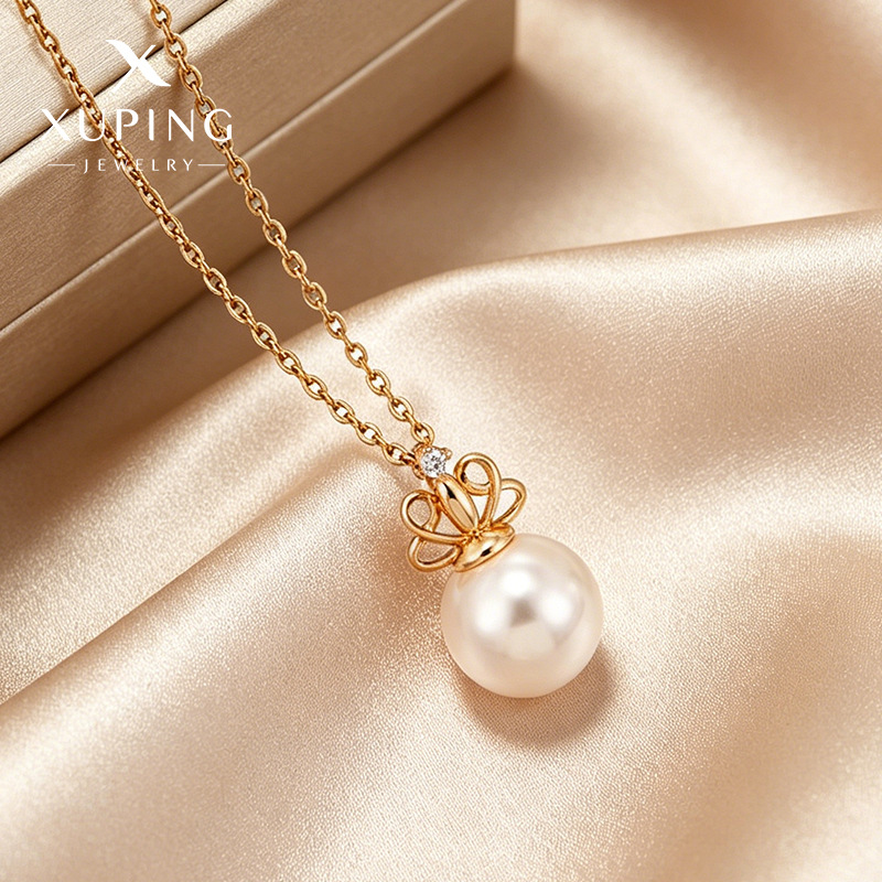 Xuping aleación de cobre chapado 18k simple imitación de perlas corona colgante simple nicho elegante elemento de temperamento personalizado