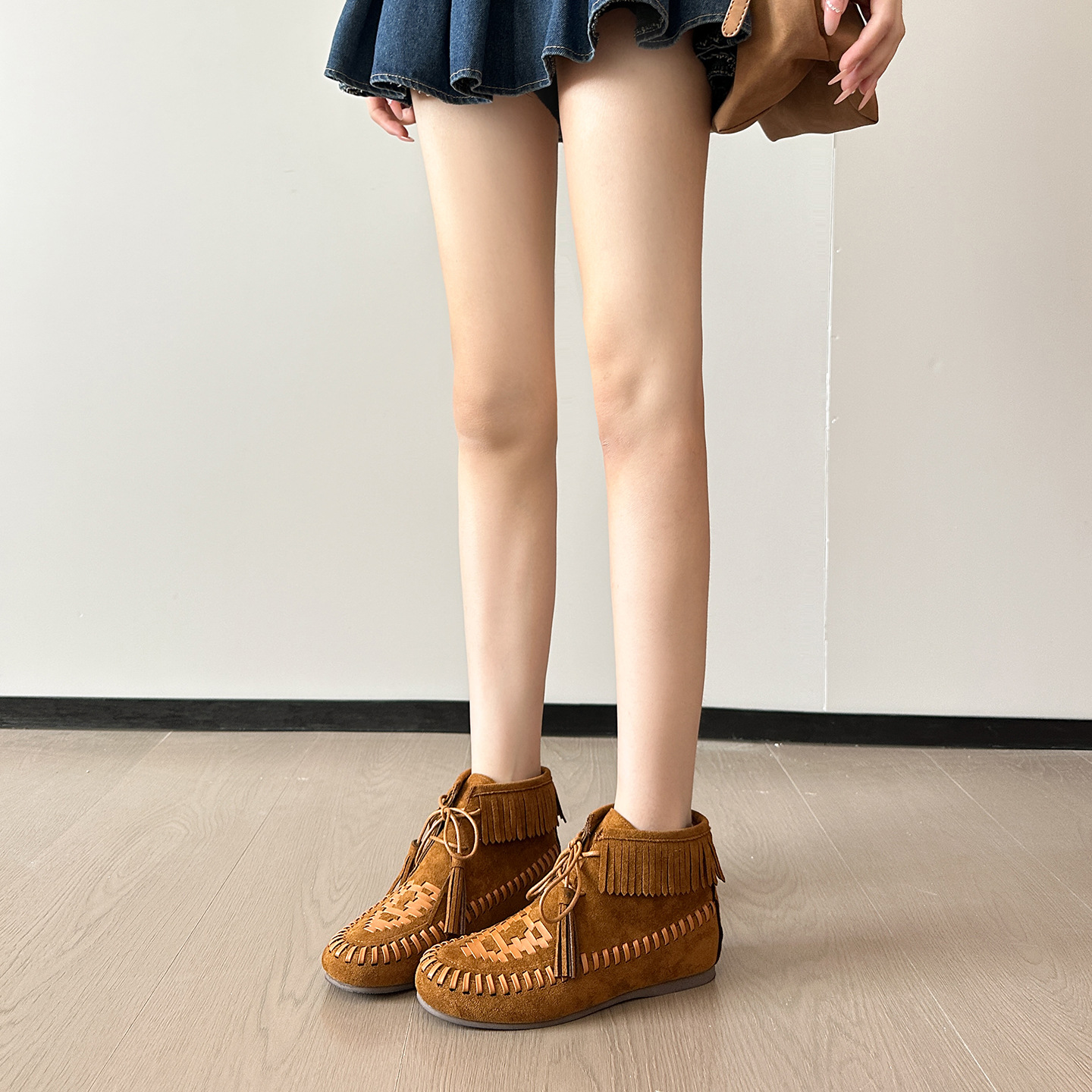 高端2025秋冬新款马丁靴圆头复古平底绑带低筒百搭透气软底流苏靴