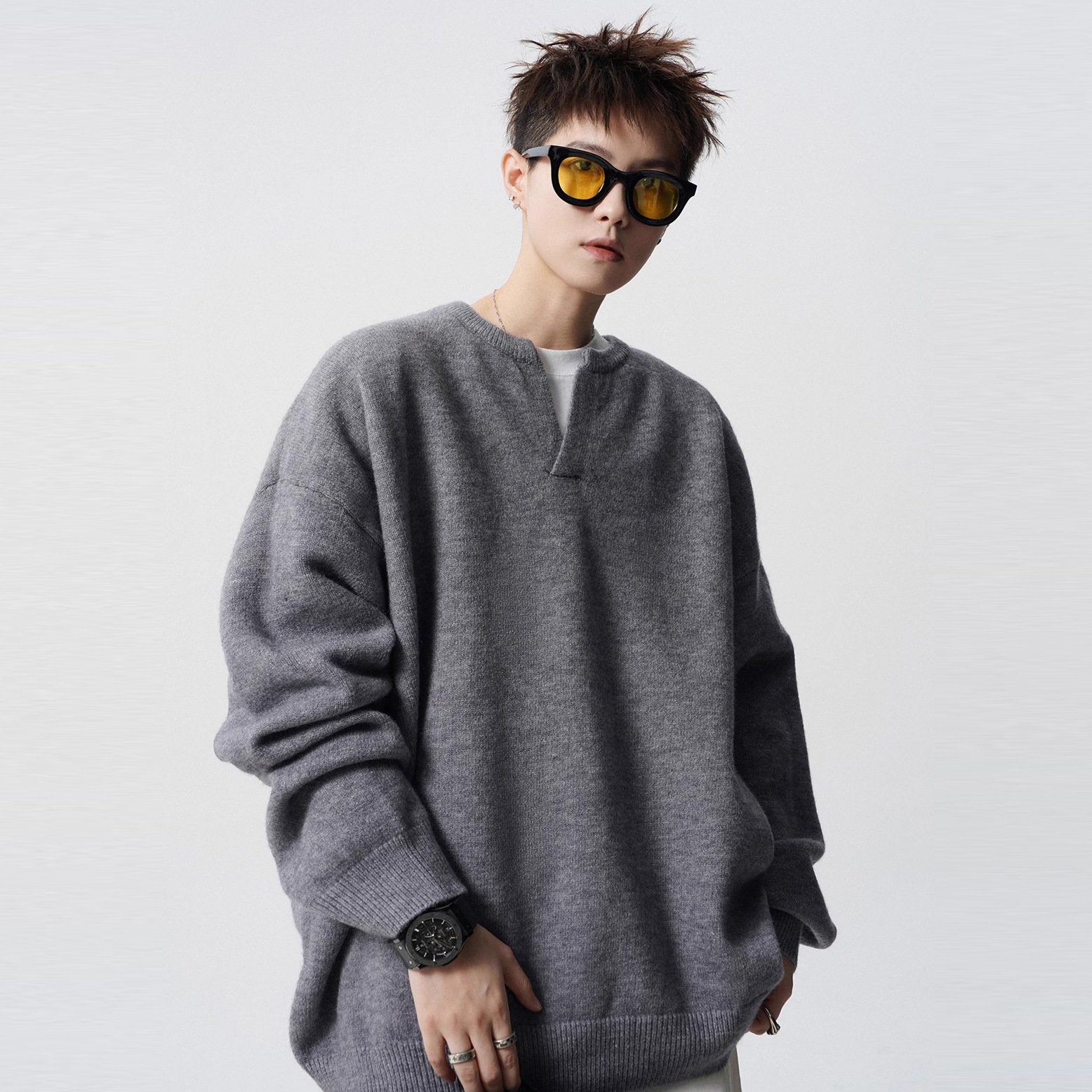 Autumn and Winter Japanese Style Small V-neck Sweater Men's Retro Fashion Brand Lazy Style Solid Color Sweater Couple's Casual All-match Sweater