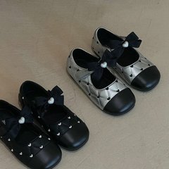 2025春の新しい女の子の蝶結びの小さい香りの風の柔らかい底の靴の浅い口のマジックは平底の靴の王女の靴を貼ります。