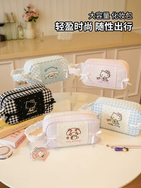 Sanrio Lolita makeup bag, large capacity, polka dot pattern, sweet and cute, portable travel handbag