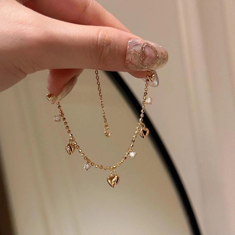 Cool and Elegant~ Socialite Chain Personality Bracelet with Heart Pendant Design, Versatile and Stylish Stackable Bracelet