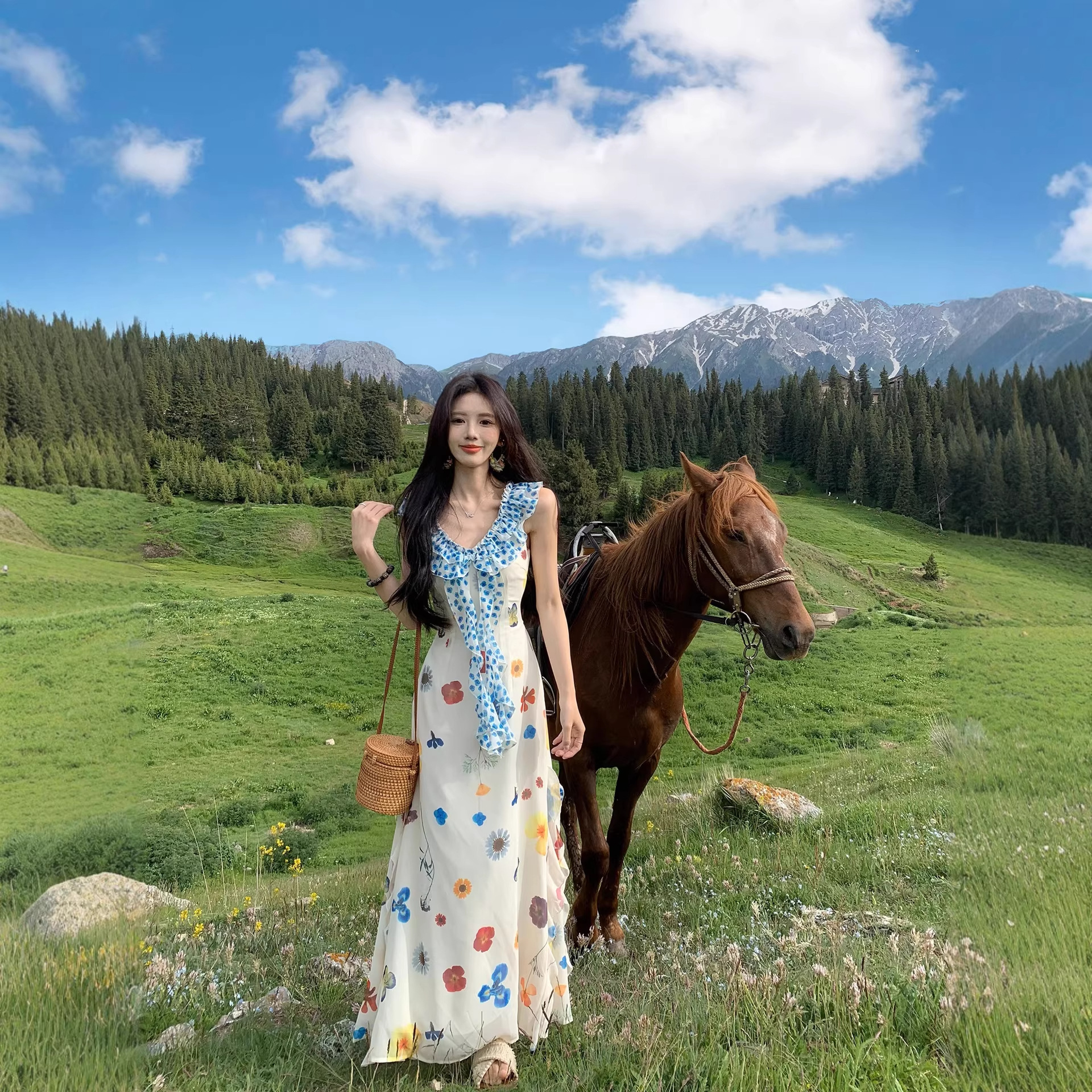 Beach Vacation Wear French Suspender Floral Dress for Women Summer 2025 New Style Super Nice Niche 4