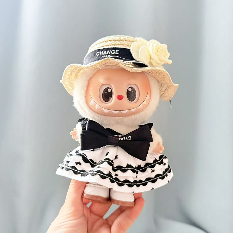 第二世代のLabubu服のキーホルダーは布の子供服の小動物のワンピースのセットを引っ張ります。|undefined
