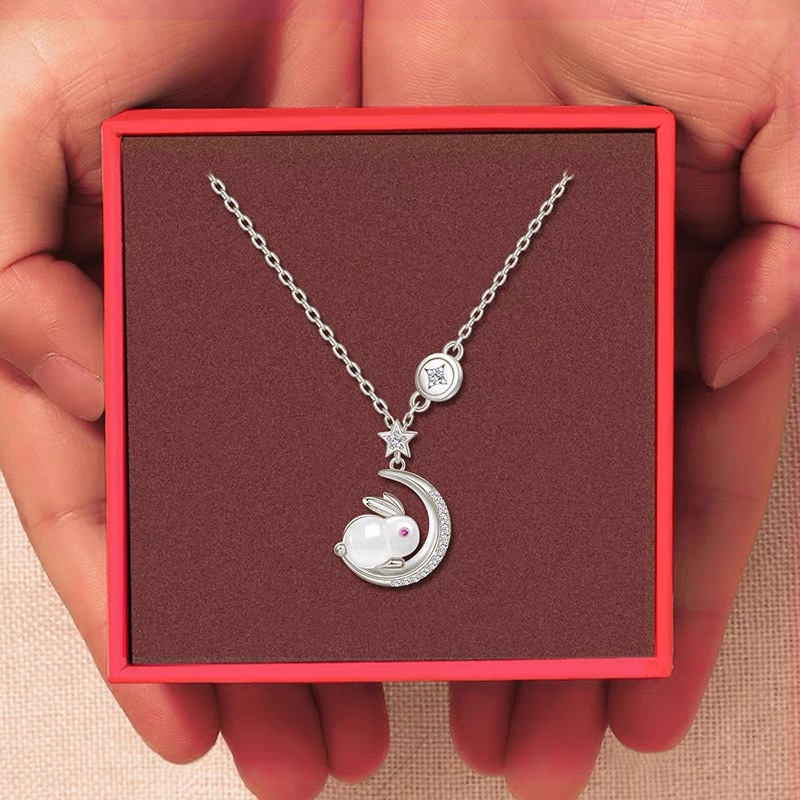 2023 nueva llegada estrella Luna Jade conejo collar nacimiento año moda conejito no desvanecimiento clavícula cadena regalo de cumpleaños para las mujeres