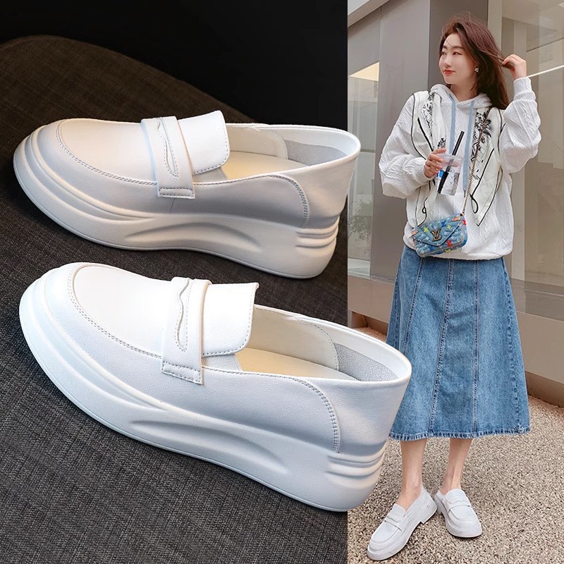 Zapatos blancos bajos de altura para mujeres de verano y otoño de 2025 zapatos de mujer confortáveis muffins transpirables zapatos deportivos con suela gruesa