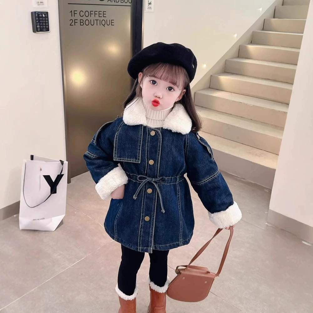 Детская джинсовая куртка из флиса для девочек, осень-зима 2025, новая модная корейская одежда для детей, зимняя куртка для малышек