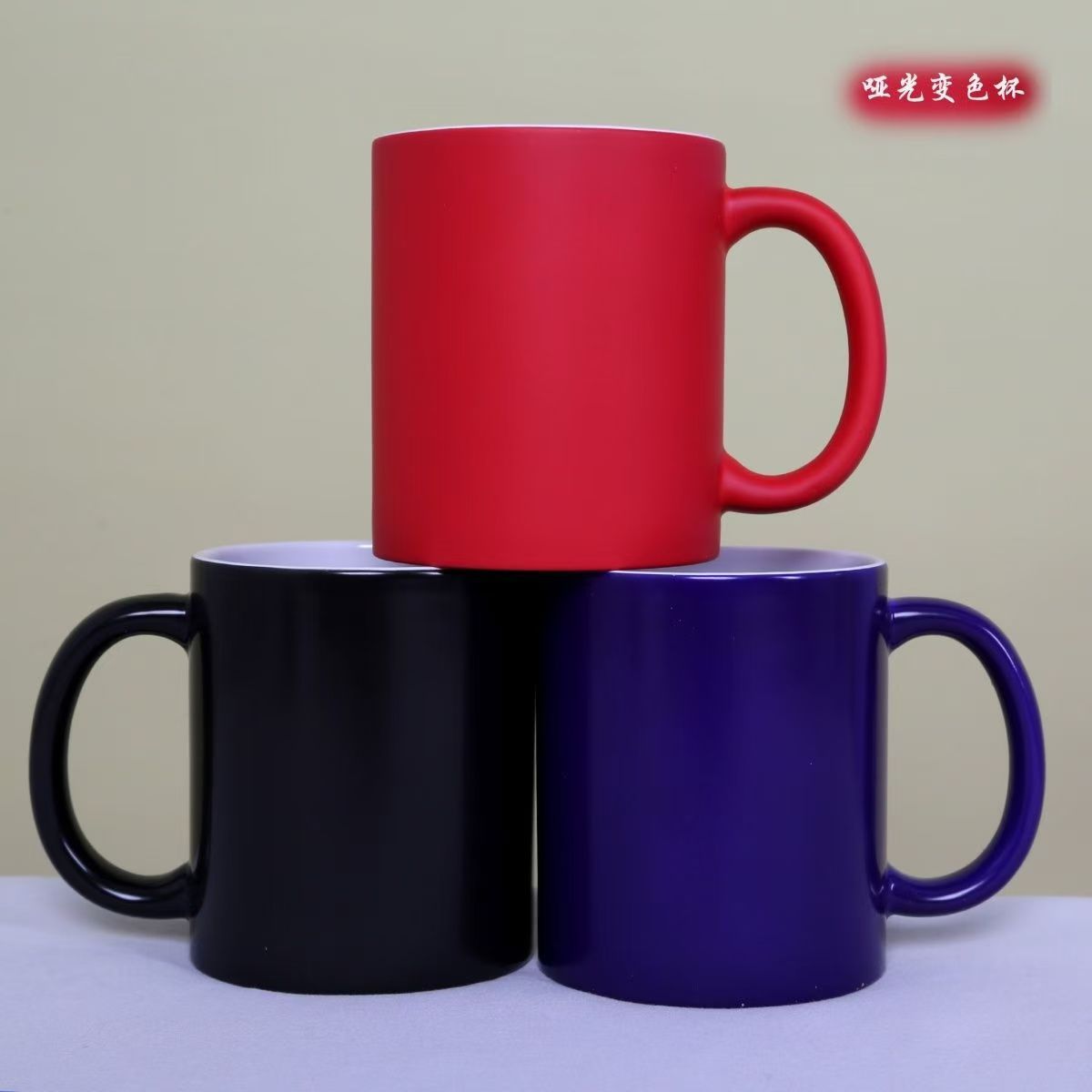 Fabricante al por mayor de alta temperatura de fabricación de cerámica personalizada foto de patrón de taza de color fijo logotipo de marca de taza