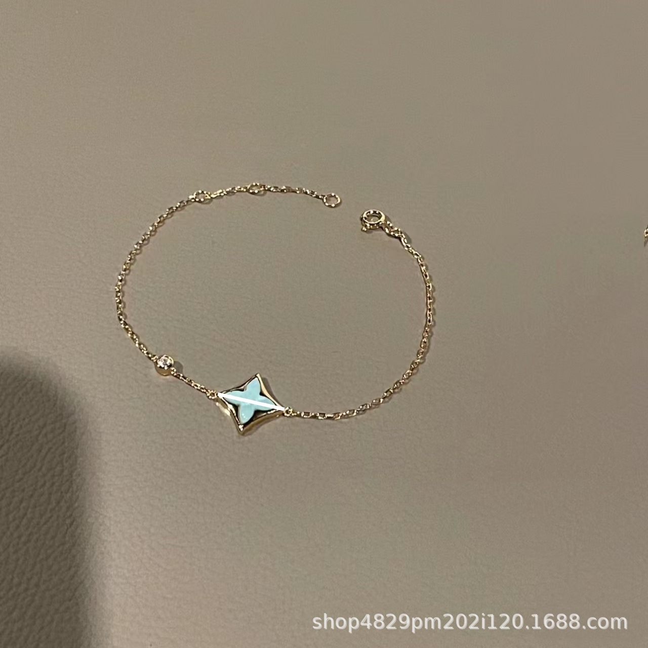 ロバの家四葉草四花五花ブレスレット女性用18Kローズゴールドメッキ軽奢菱形丸型白貝母ネックレスins