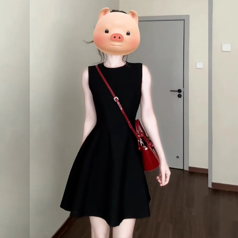 Hepburn-Style Black French Sleeveless Dress, Summer 2026 New Women's Fashion, Petite Waist-Cinching Slimming Short Dress Hepburn-Style Black French Sleeveless Dress, Summer 2026 New Women's Fashion, Petite Waist-Cinching Slimming Short Dress