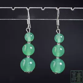 项链;耳钉;手链