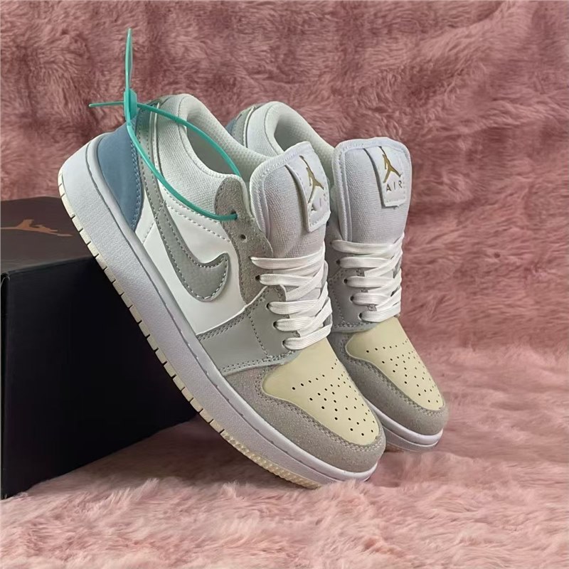 AJ1 로우탑 리틀파리 [저렴한 가격으로 판매중] 빠른배송