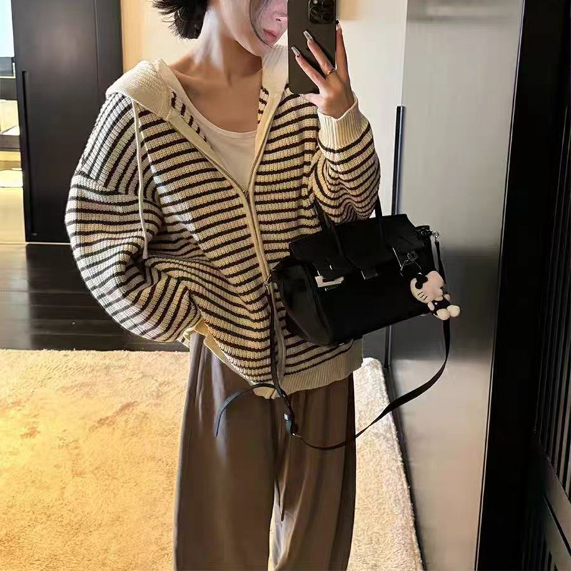 Autumn and Winter New Loose Casual Hooded Lazy Style Sweater Jacket Tops for Women Striped Zipper Knitted Cardigan for Women
