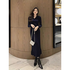 7628 聚光灯针织连衣裙 红毯女神！坑条肌理V领收腰鱼尾裙