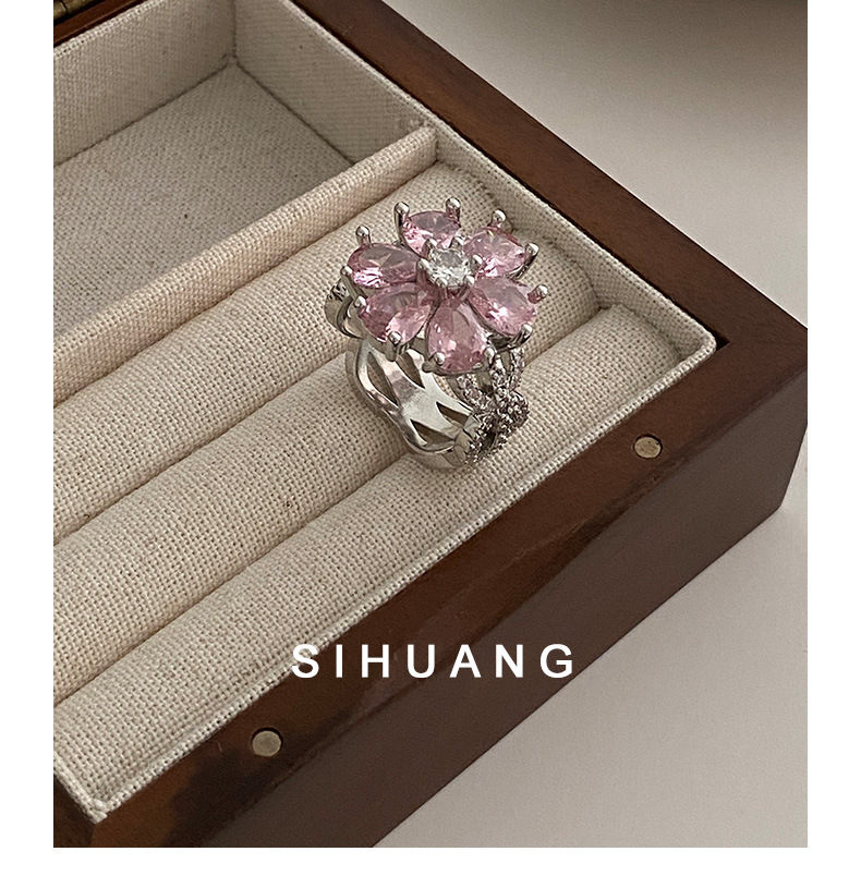 Anillo de circonita rosa en forma de corazón 3