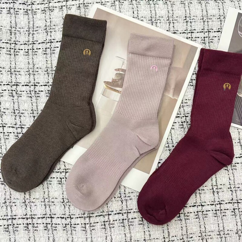 24 Autumn and Winter Lu Soft Glue Llogo Casual Ins Style Versatile Wool Rib Pure Color Slimming Look Pit Strip Sports Mid-Calf Socks