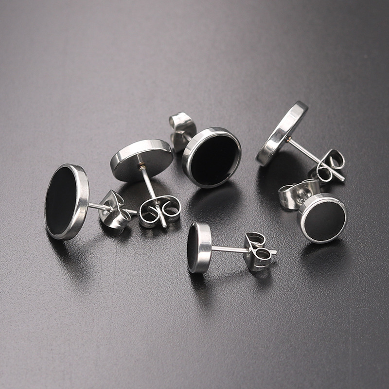 Boucles d'oreilles pour homme en acier inoxydable, ornées de clous d'oreilles ronds en résine époxy noire, style géométrique classique et tendance._voghion.com