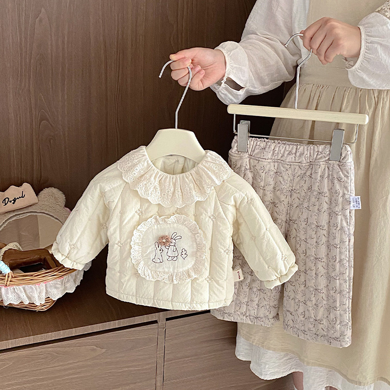 Off-white [two-piece set]