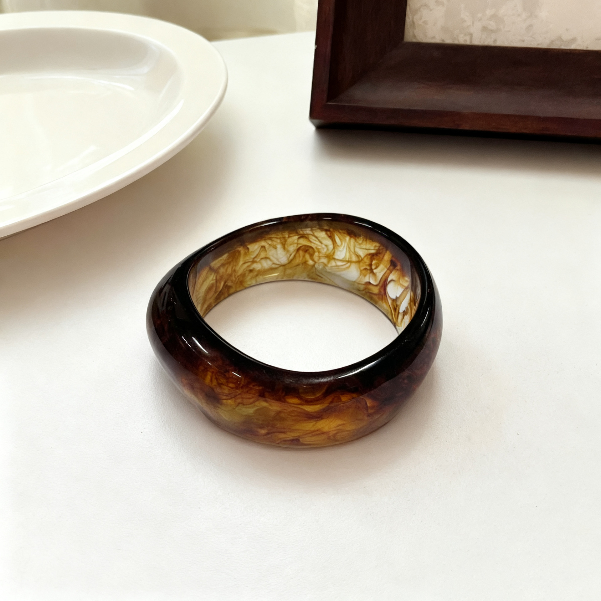 Amber (inner diameter 66.8 weight 67.2 grams)