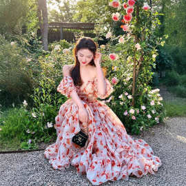 法式甜美碎花露肩方领连衣裙女夏季2025新款温柔气质中长款公主裙
