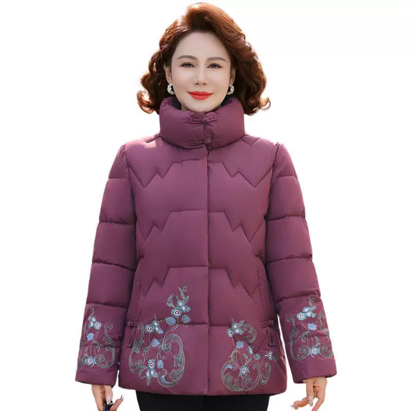Средние и пожилые женщины зимние новые бабушки пуховые хлопковые хлопчатобумажные костюмы толстые кардиганы пальто иностранные мамы наряд теплые хлопчатобумажные костюмы
