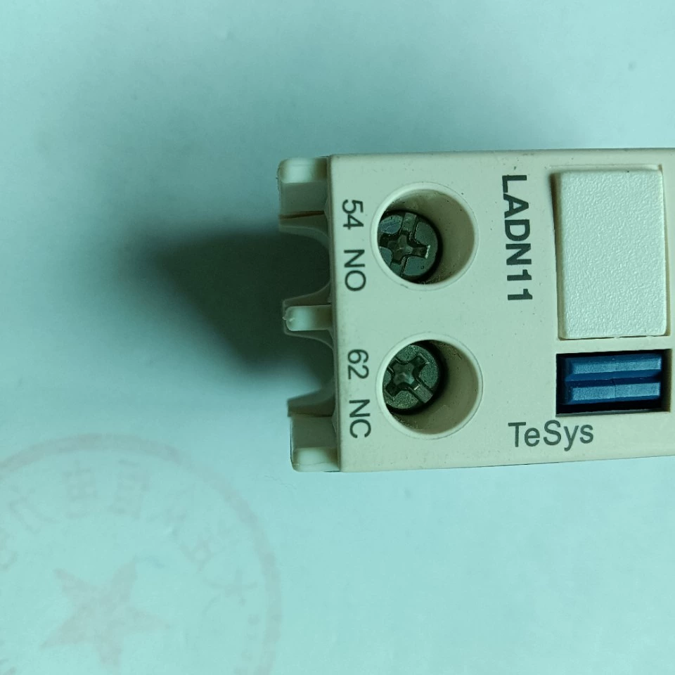 Совершенно новый оригинальный вспомогательный контакт контактора LADN11C