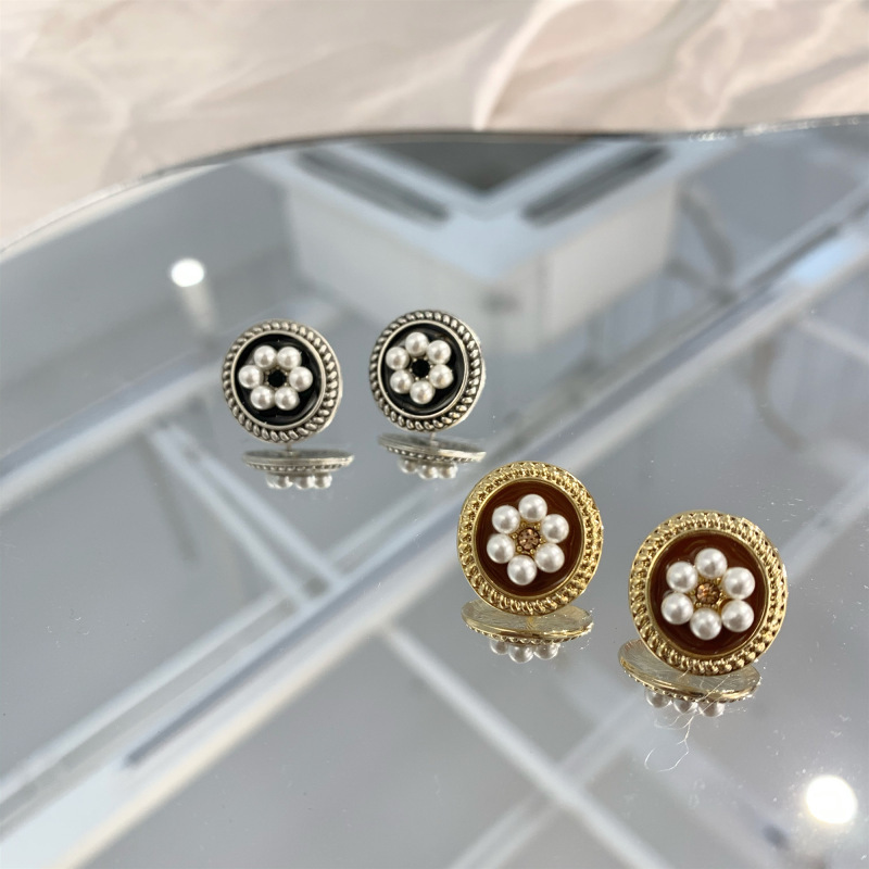 New retro geometric oval pearl flower simple versatile alloy earringspicture2