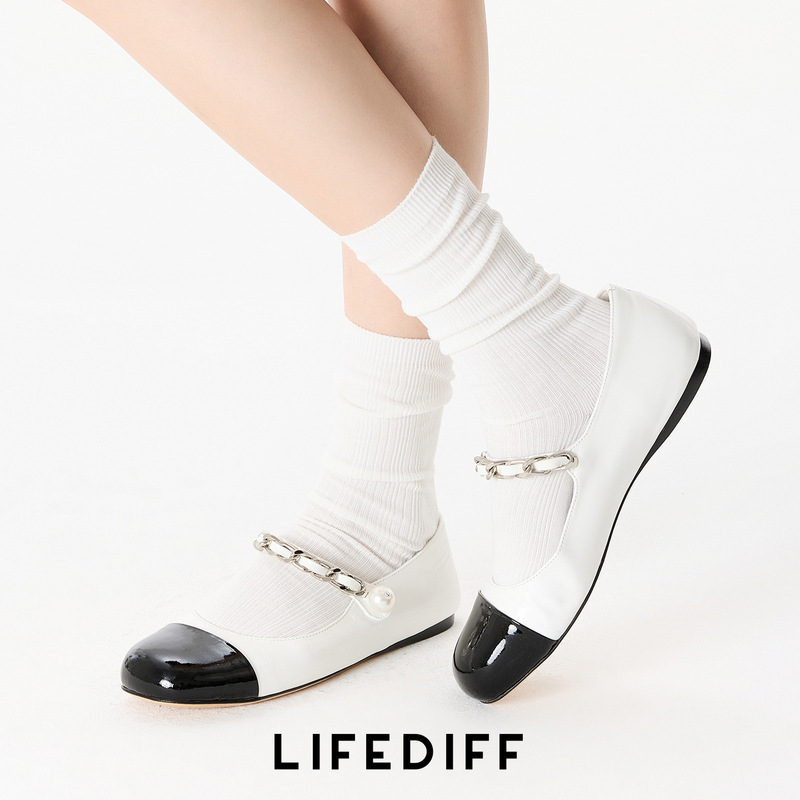 Summer Light Gray Mid-Calf Socks with Small Leather Shoes and Socks for Women, Seamless Slouch Socks, Spring and Autumn Long Socks with Vertical Stripes, Cotton 25248