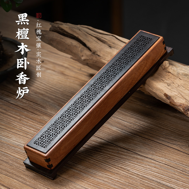 흑단 향로가 박힌 붉은 메뚜기 보물