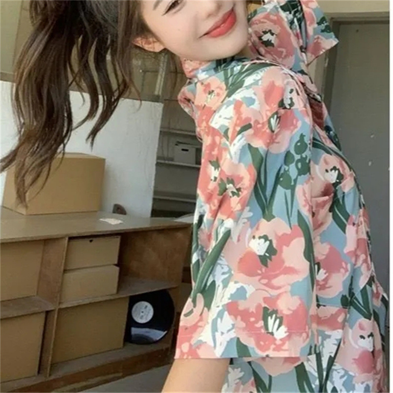 Seaside Holiday Style Short-sleeved Floral Shirt Women's Hawaiian ins Super Fairy Beach Shirt Retro Hong Kong Style Loose Top Seaside Holiday Style Short-sleeved Floral Shirt Women's Hawaiian ins Super Fairy Beach Shirt Retro Hong Kong Style Loose Top