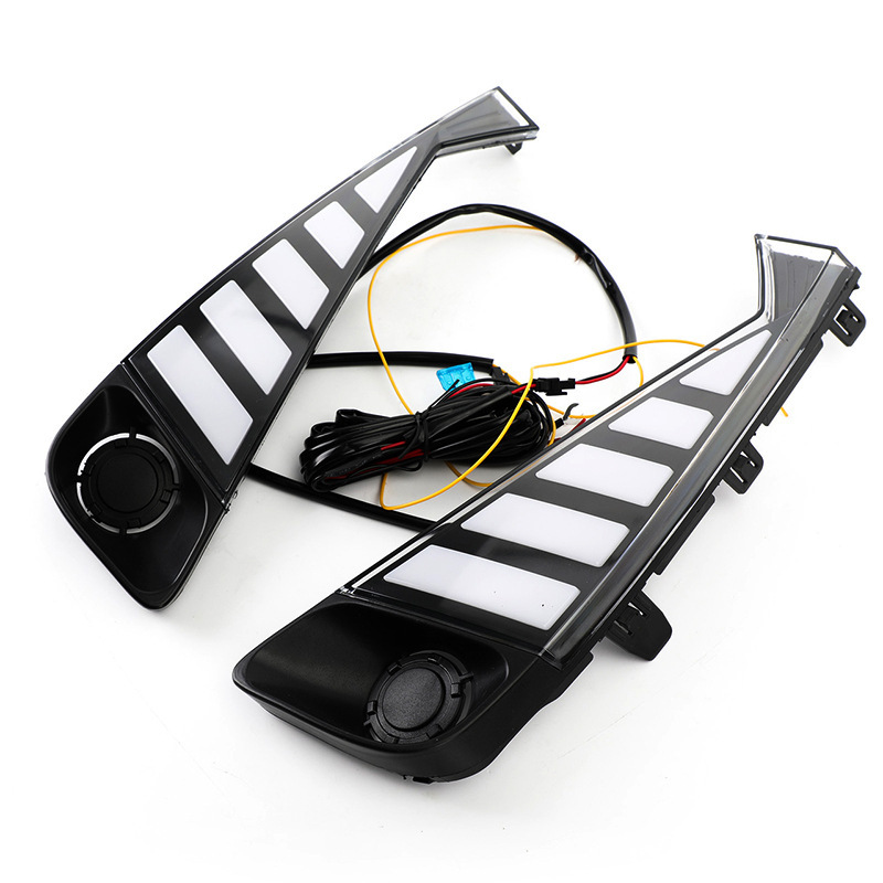 Aplicable a 21 Toyota CHR luz diurna LED brillante luz diurna de dirección amarilla corriente de agua delanteros de niebla reforma