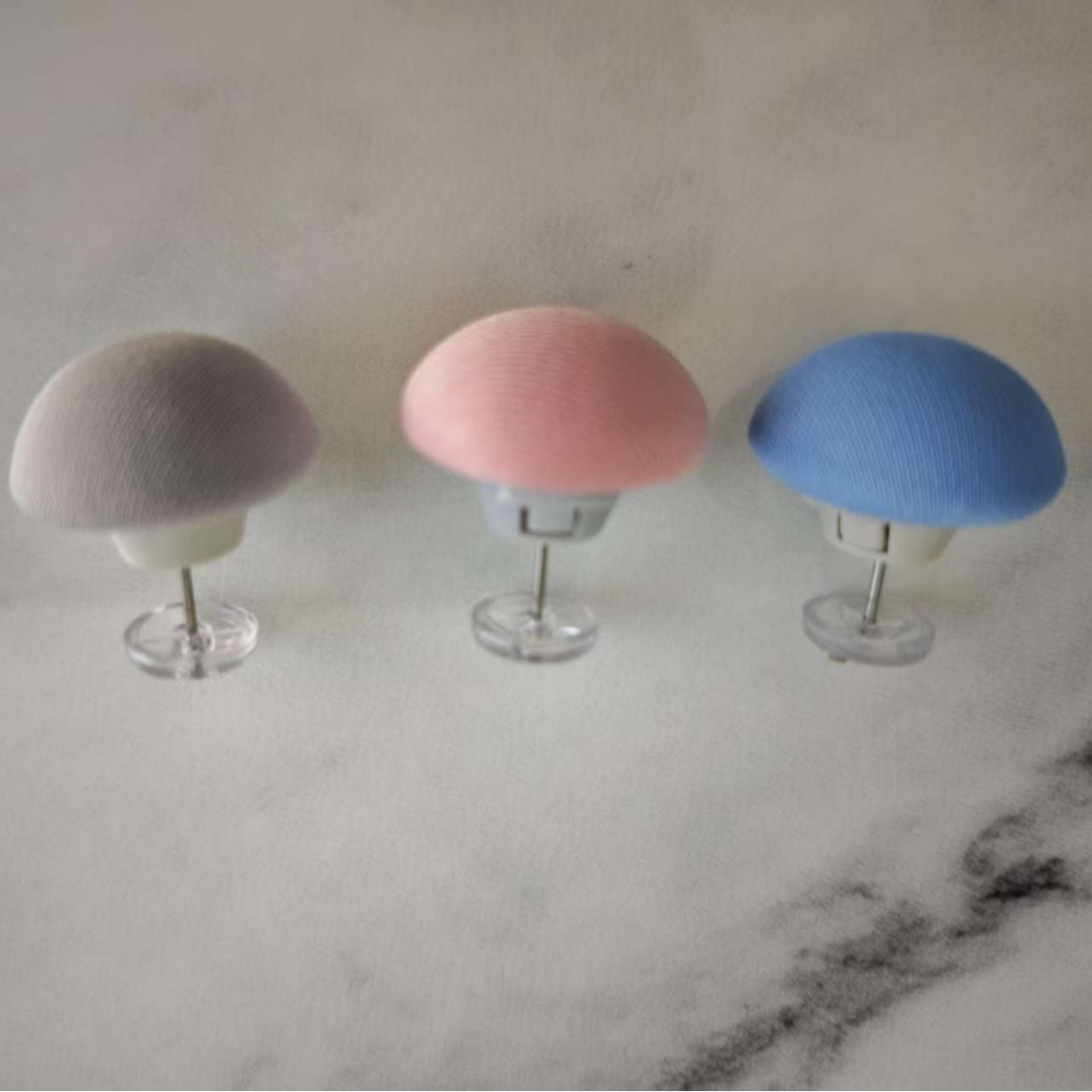 천 버섯 머리 하늘색 벨트 투명 바늘