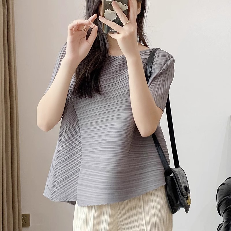 회색