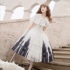 オリジナルの静かな教会のロリータの女性のサスペンダーのスカートの外は日常のかわいいLolitaの甘いスカートの7057を掛けます。