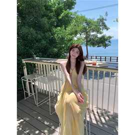 黄色印花晕染吊带连衣裙女装夏季度假风v领裙子设计感垂感a字长裙