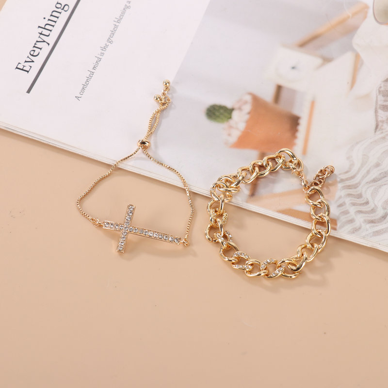 Double chain cross
