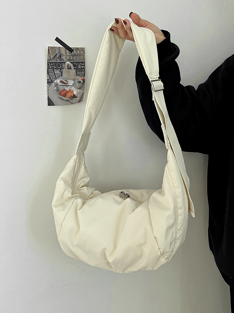 Bolso bandolera para mujer, otoño-invierno 2026, nuevo bolso tipo dumpling de gran capacidad, acolchado, informal, sencillo, versátil, moderno.