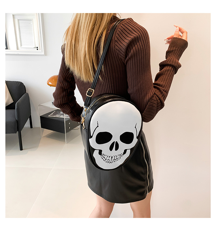 Women's Small Pu Leather Ghost Punk Oval Zipper Crossbody Bag display picture 7