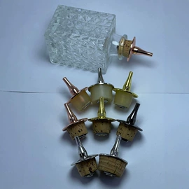 金属盖;木塞;其他木质容器