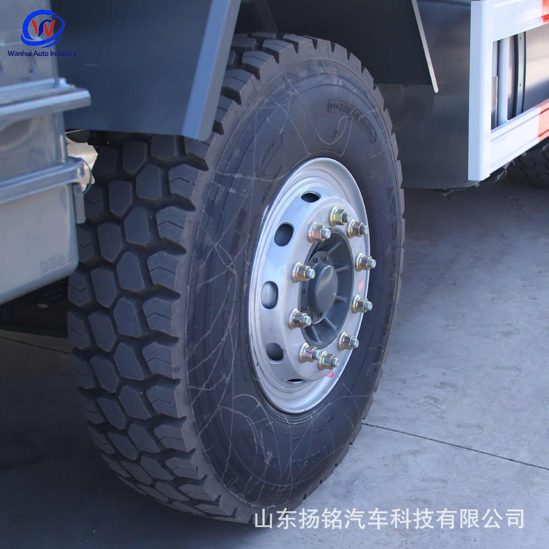 Export to Africa: Howo Dump Truck, 430 Horsepower, 8X4, Front Four-Wheel Drive, Heavy-Duty Engineering Vehicle for Earthwork Transport