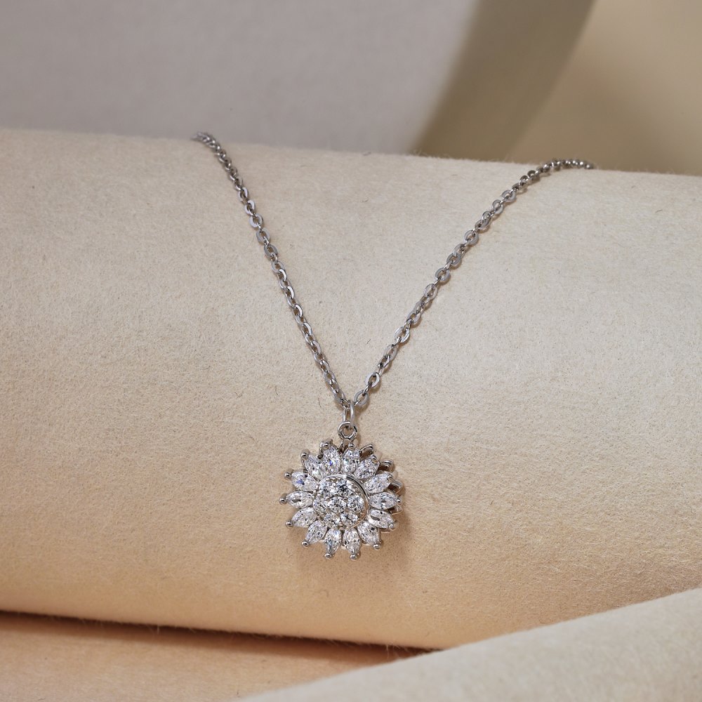 cable chain Chain Type 1 Piece Quantity 1 Piece 925 Sterling Silver Four Leaf Clover Heart Shape Ginkgo Leaf 925 Sterling Silver Cable Chain Pendant Necklace